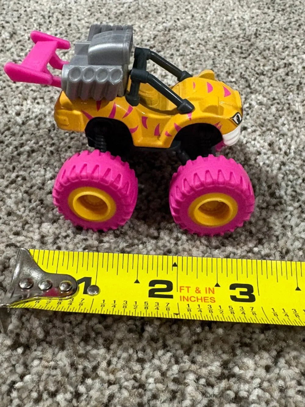 Blaze Monster Machines Engine Stripes GWX79 Diecast Fisher Price
